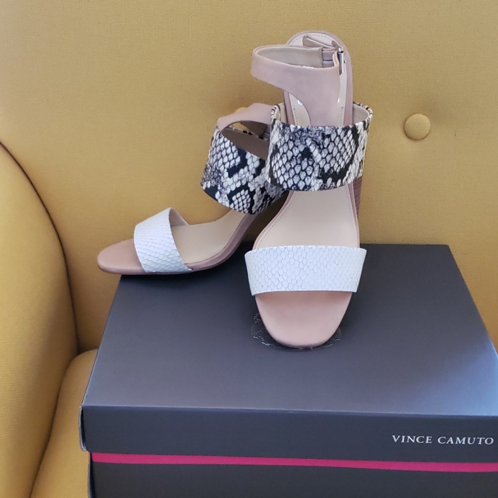 Vince Camuto size 10 sandal